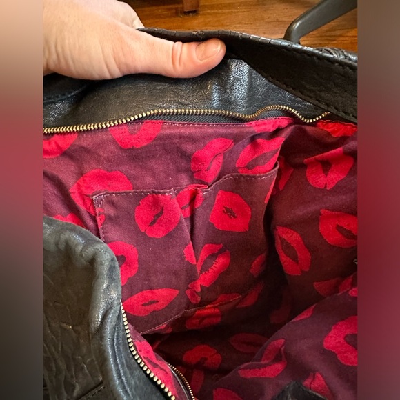 Marc Jacobs black Leola leather hobo bag w/ gold decorative zippers - Picture 12 of 16